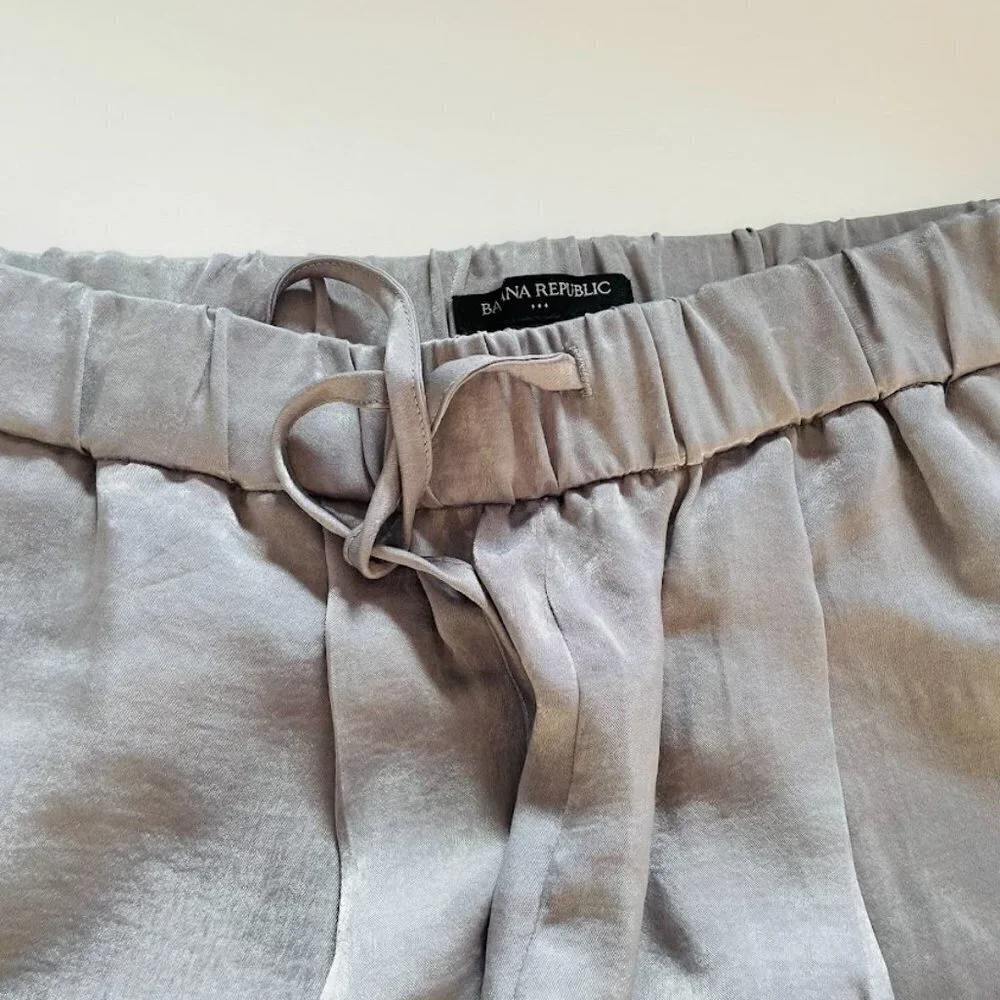 NWT Banana Repubilc Pant Trouser Metallic Satin Soft Pull On Drawstring Small - Picture 3 of 9